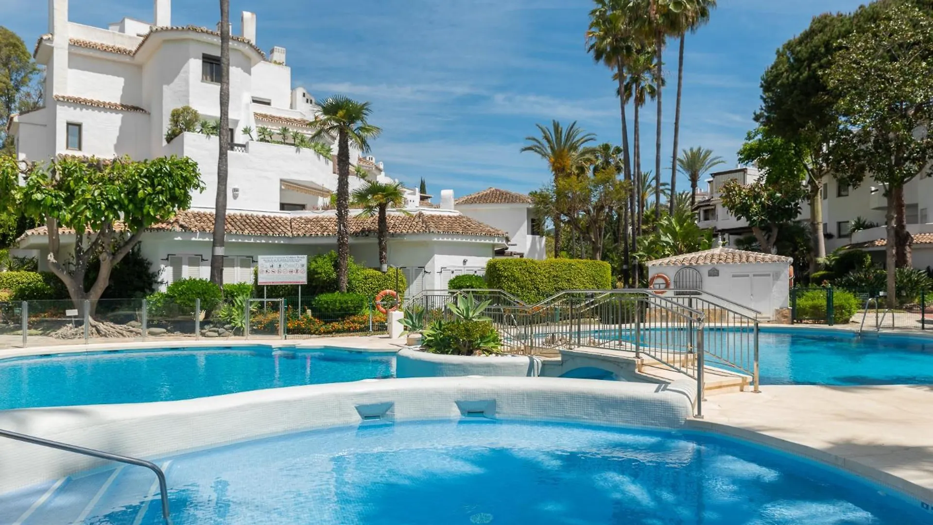 Apto. Residencial En Marbella Golden Beach Spain